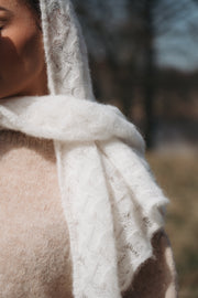 Chusta ażurowa z wełny alpaki Cloudloom Shawl ecru