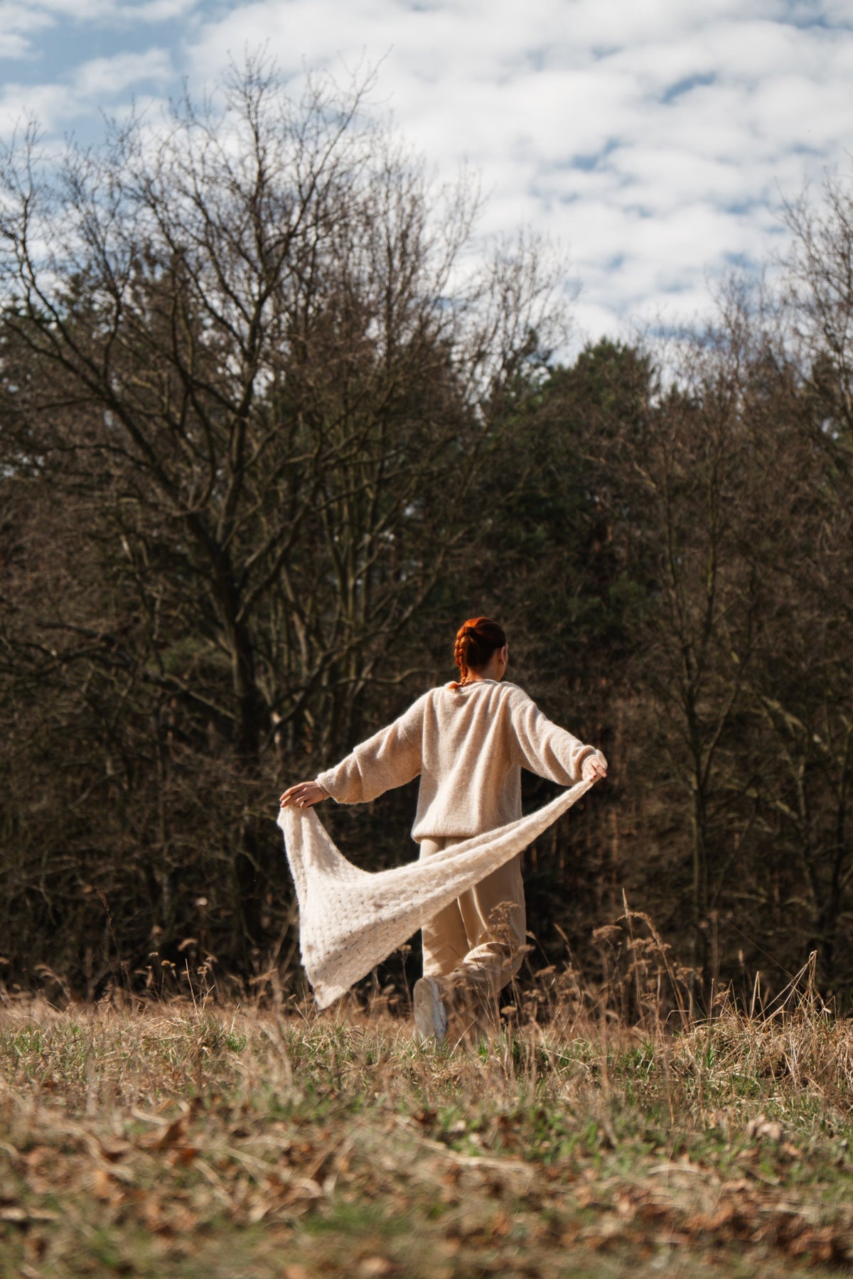Chusta ażurowa z wełny alpaki Cloudloom Shawl ecru