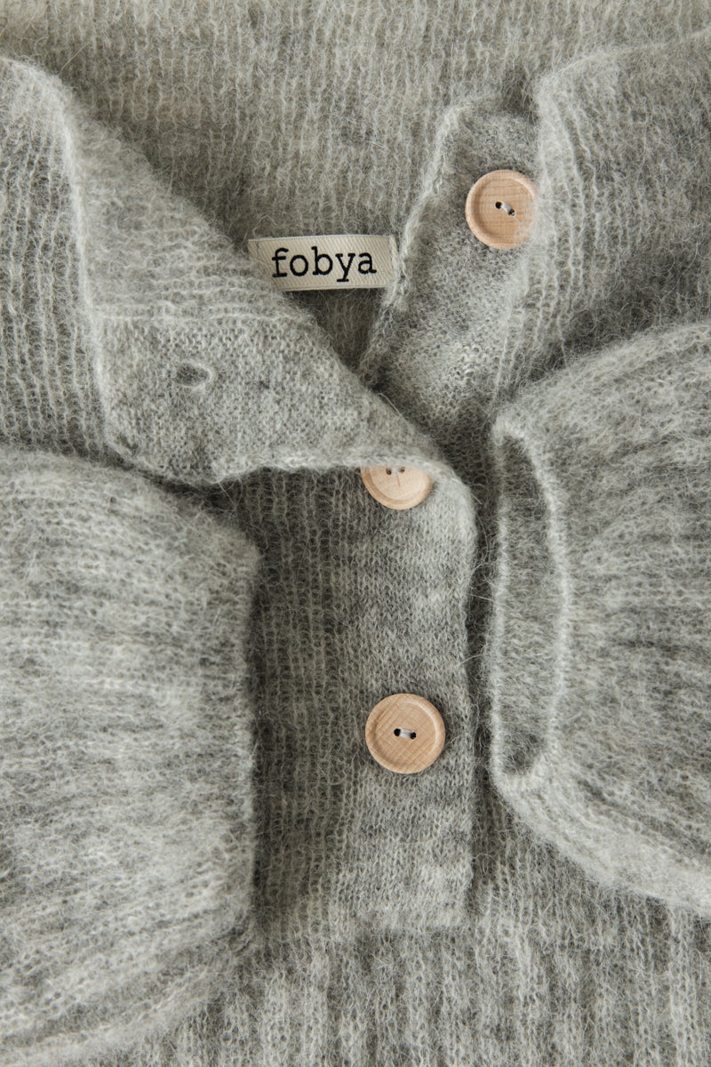 Sweter z wełny alpaki zapinany szary