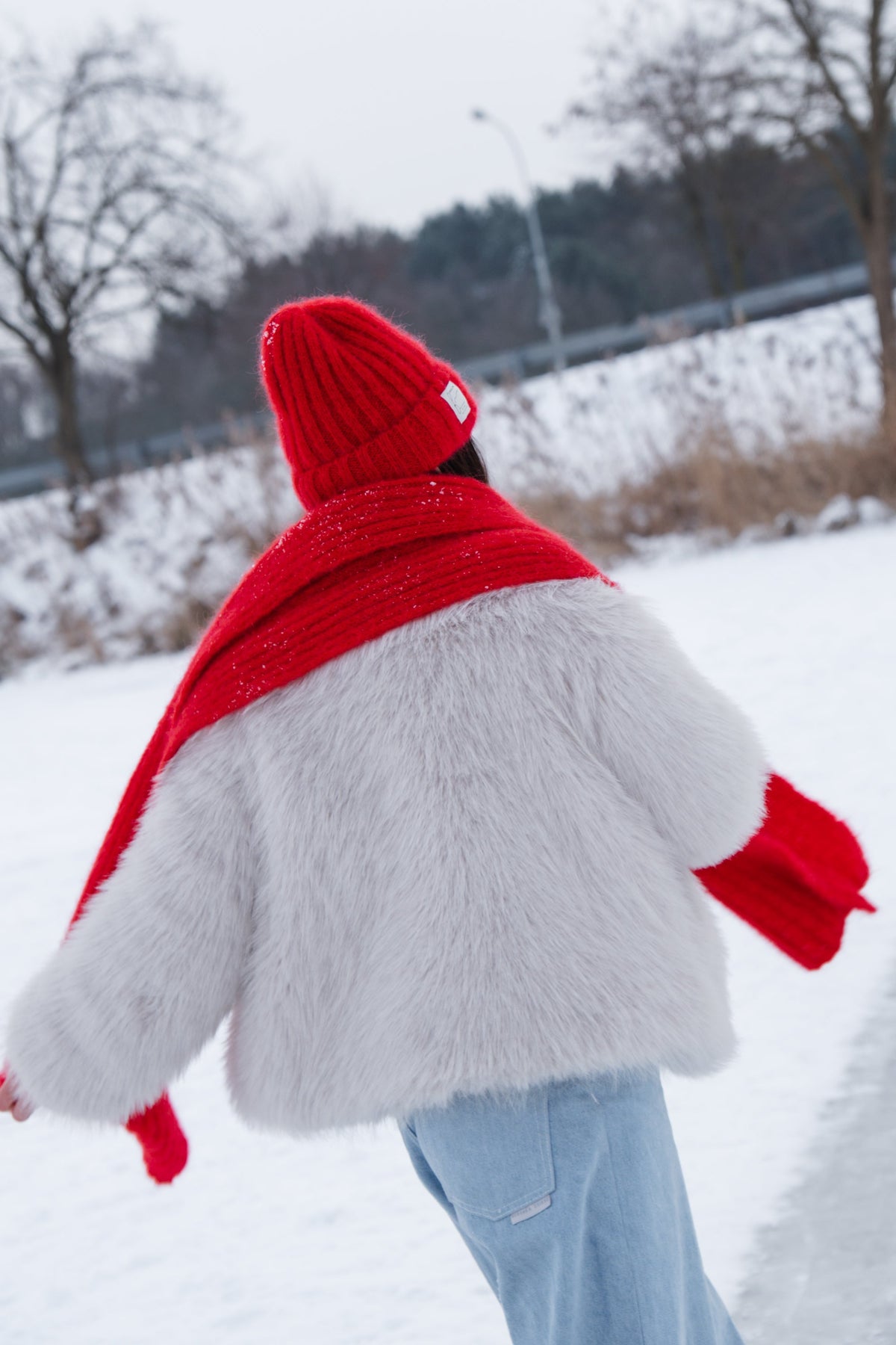 Snow Kiss alpaca wool scarf red
