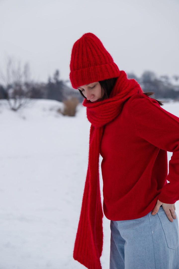Snow Kiss alpaca wool scarf red
