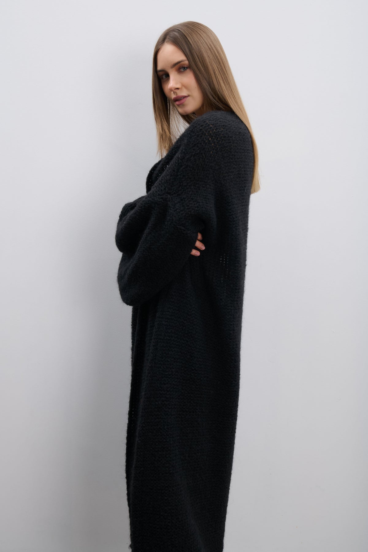 Cloud Embrace Long Cardigan Black