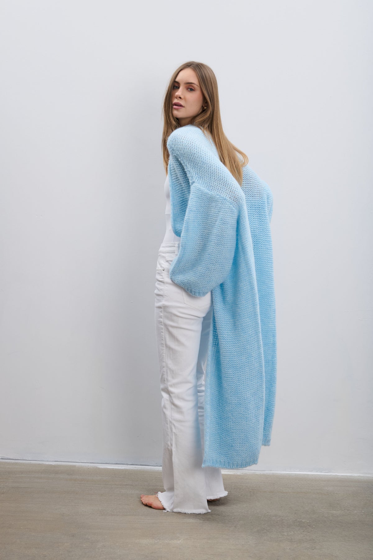 Cloud Embrace Long Cardigan Blue