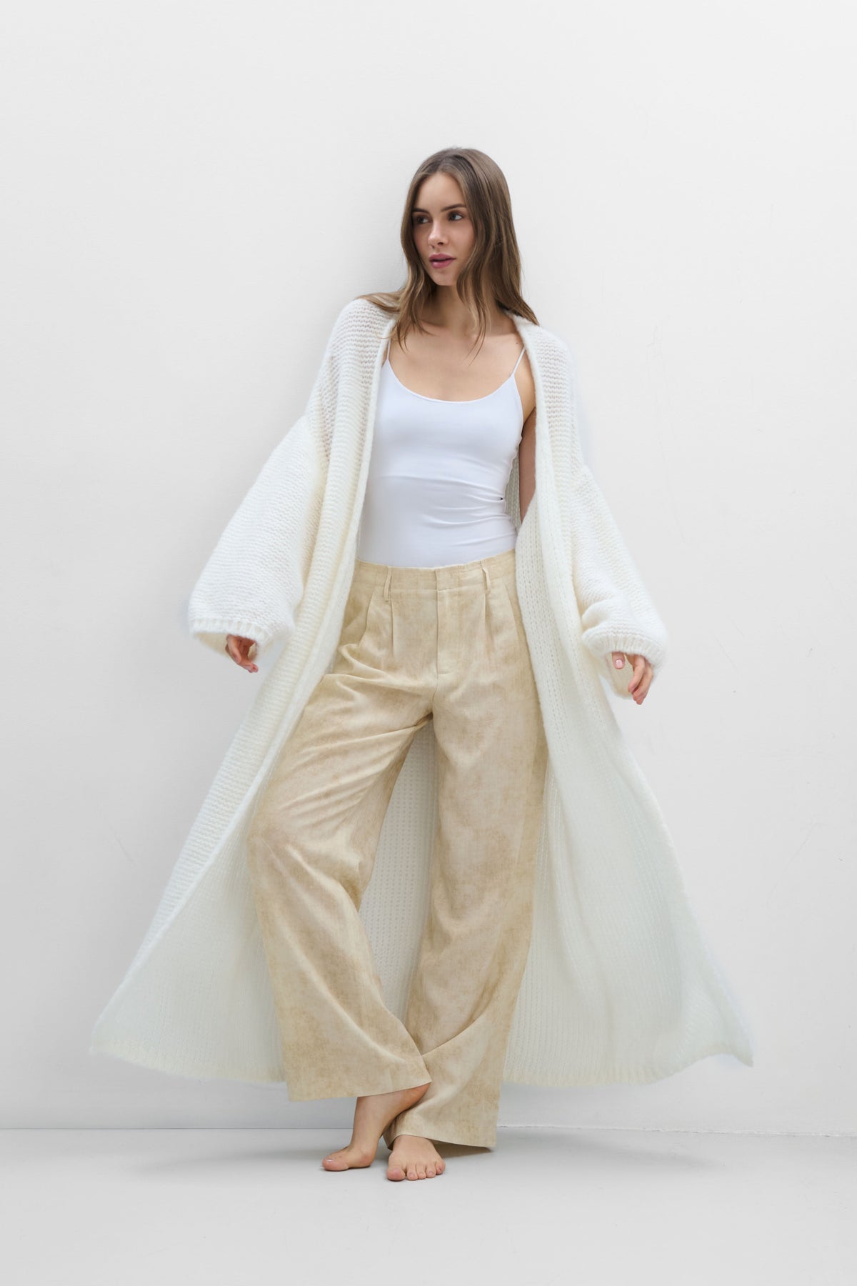 Cloud Embrace ecru long cardigan