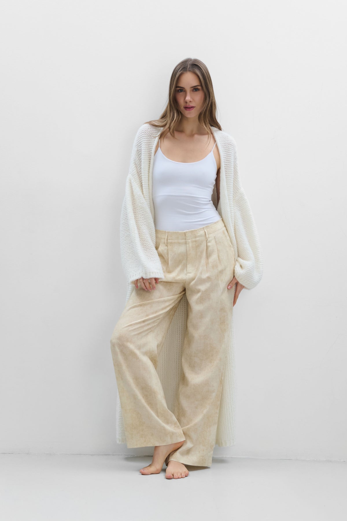 Cloud Embrace ecru long cardigan
