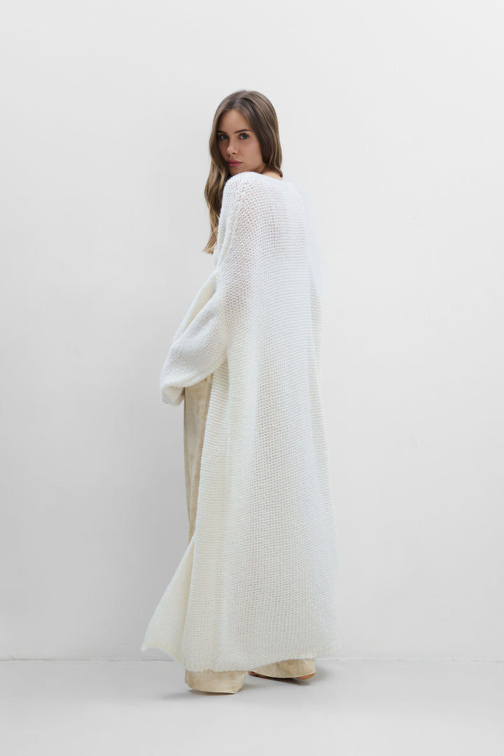 Cloud Embrace ecru long cardigan