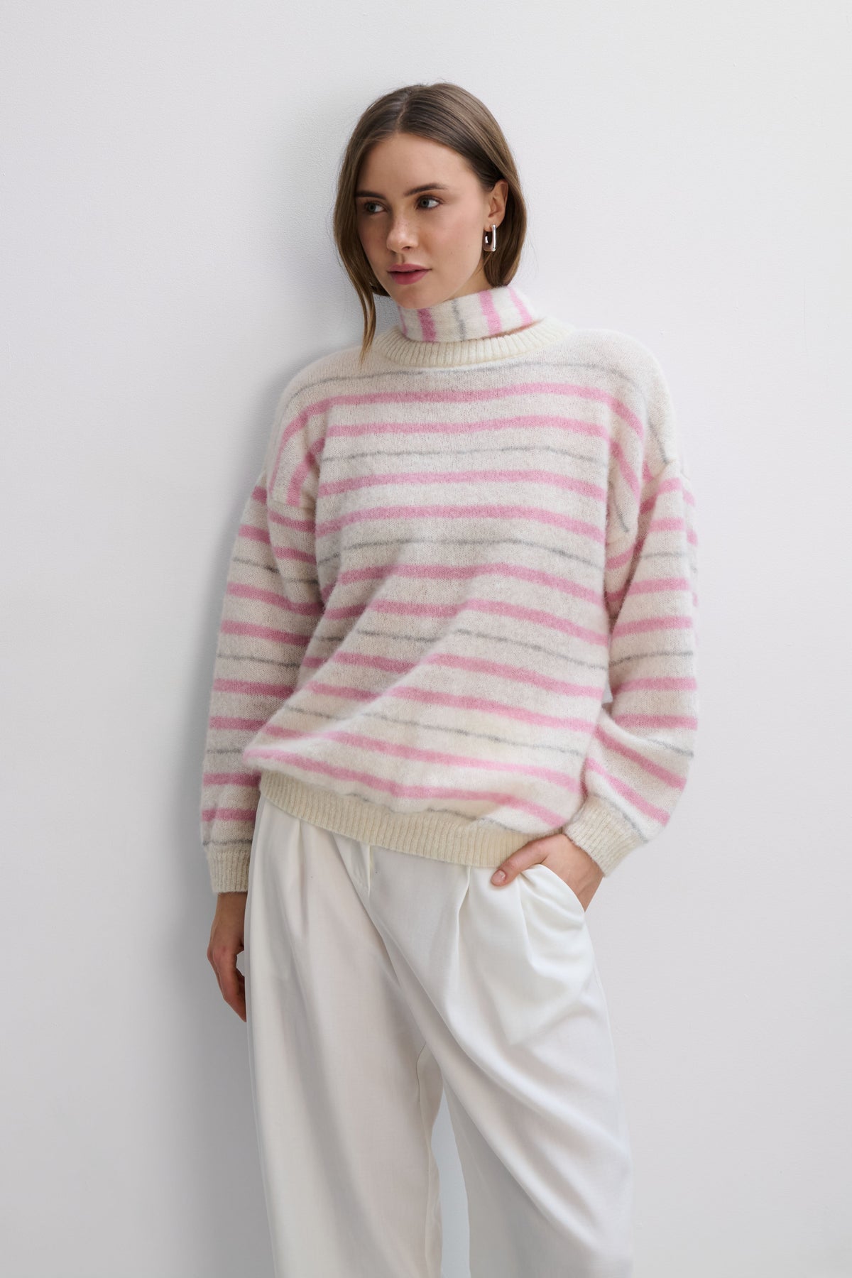 Gentle Lines Lightweight Alpaca Wool Sweater Pink