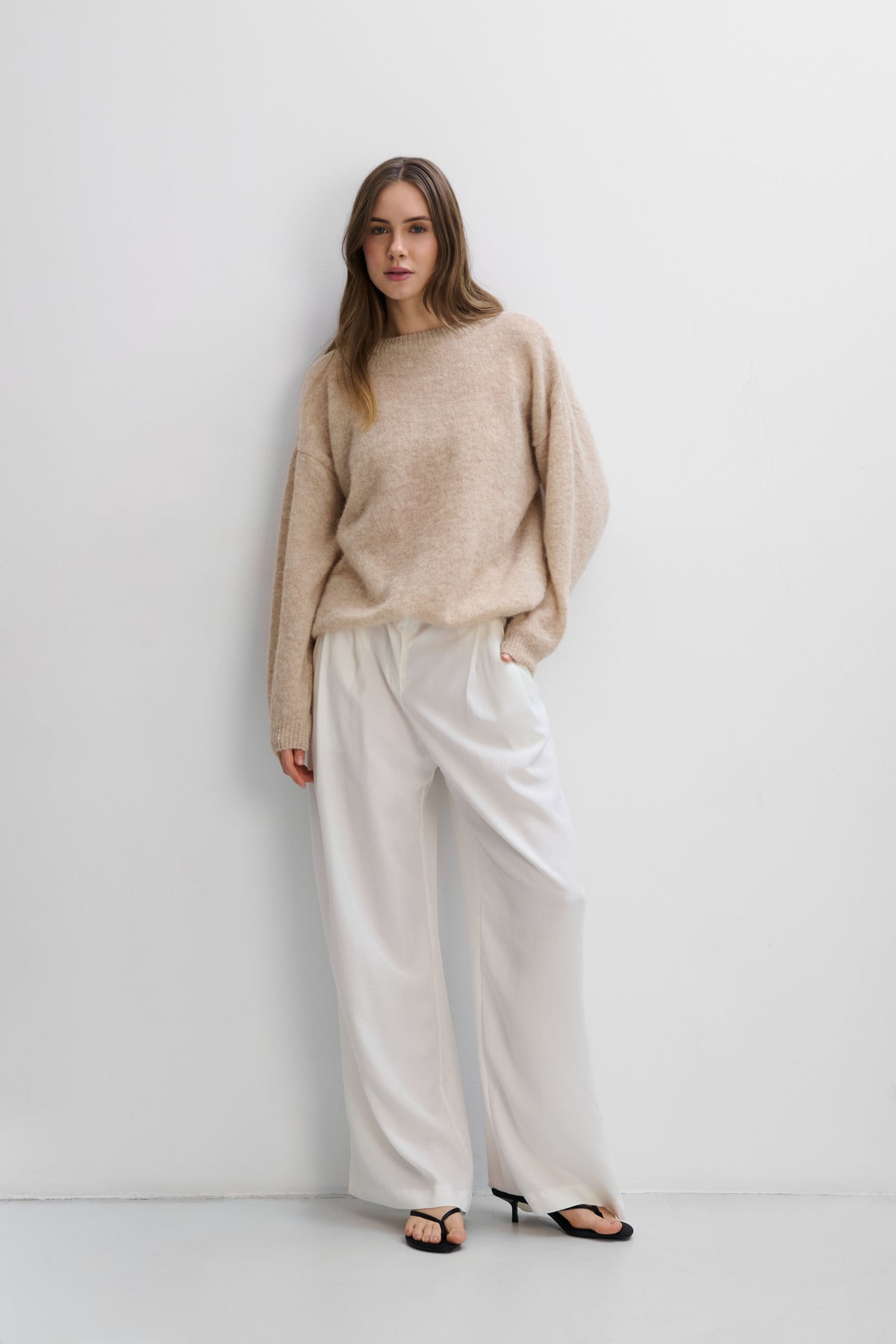 Aura Lightweight Beige Alpaca Wool Sweater