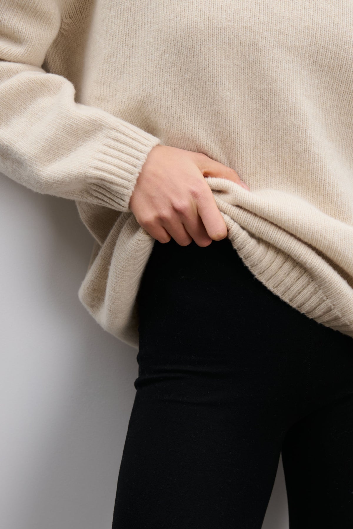 Éloise cashmere and merino wool sweater beige