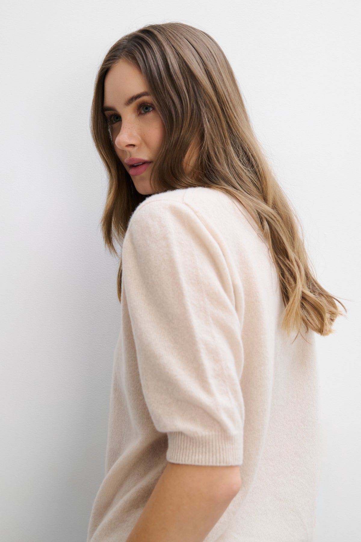 Lumi cashmere blouse light beige