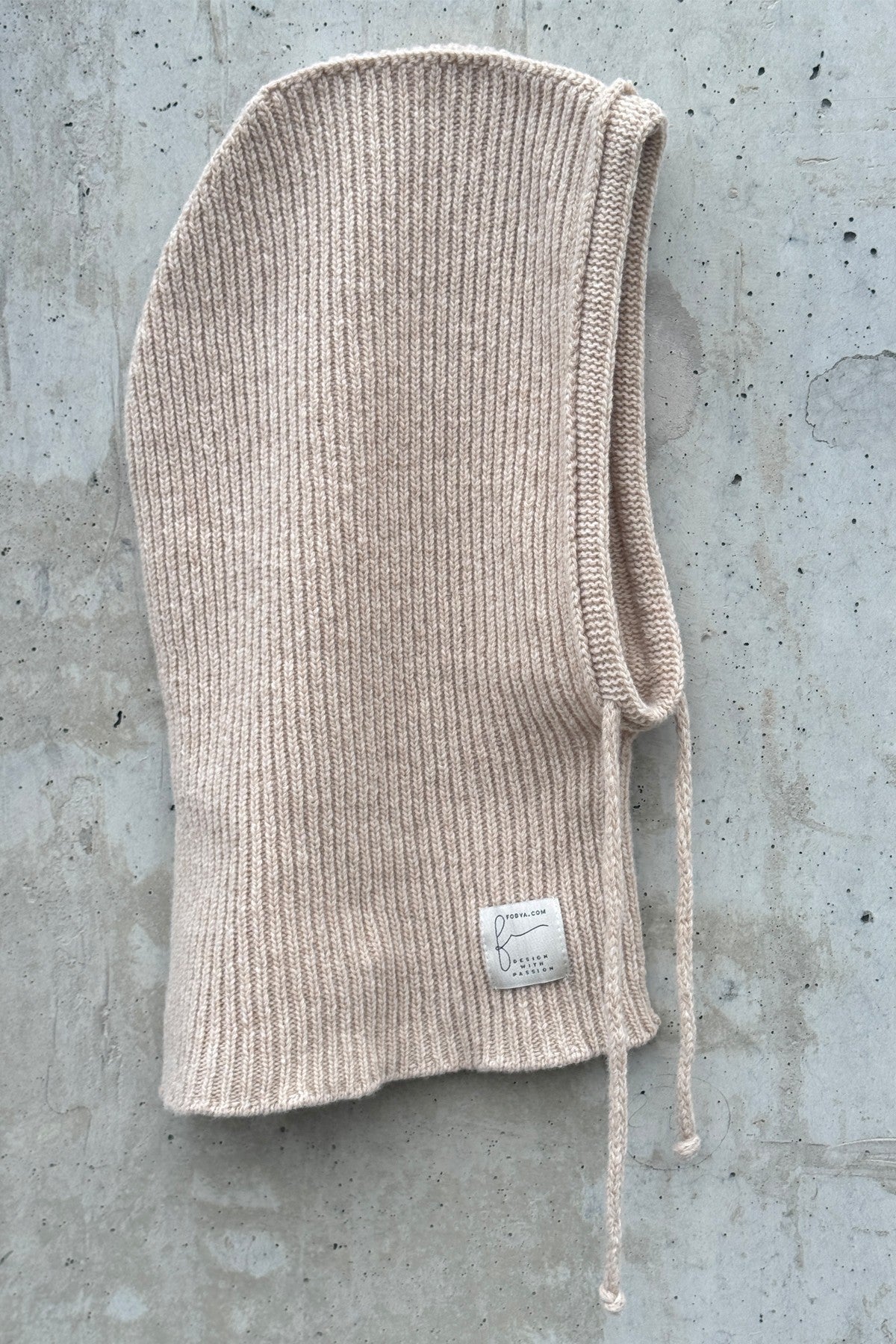 Balaclava kominiarka wełniana prążkowany splot beżowy