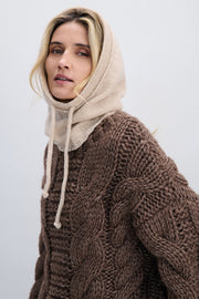 Balaclava, of beige cashmere