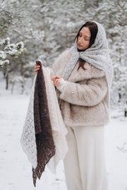 Chusta ażurowa z wełny alpaki Cloudloom Shawl szary