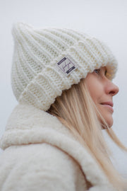 Chunky Knit ecru hat