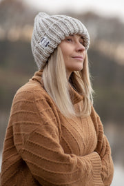 Beige chunky knit hat