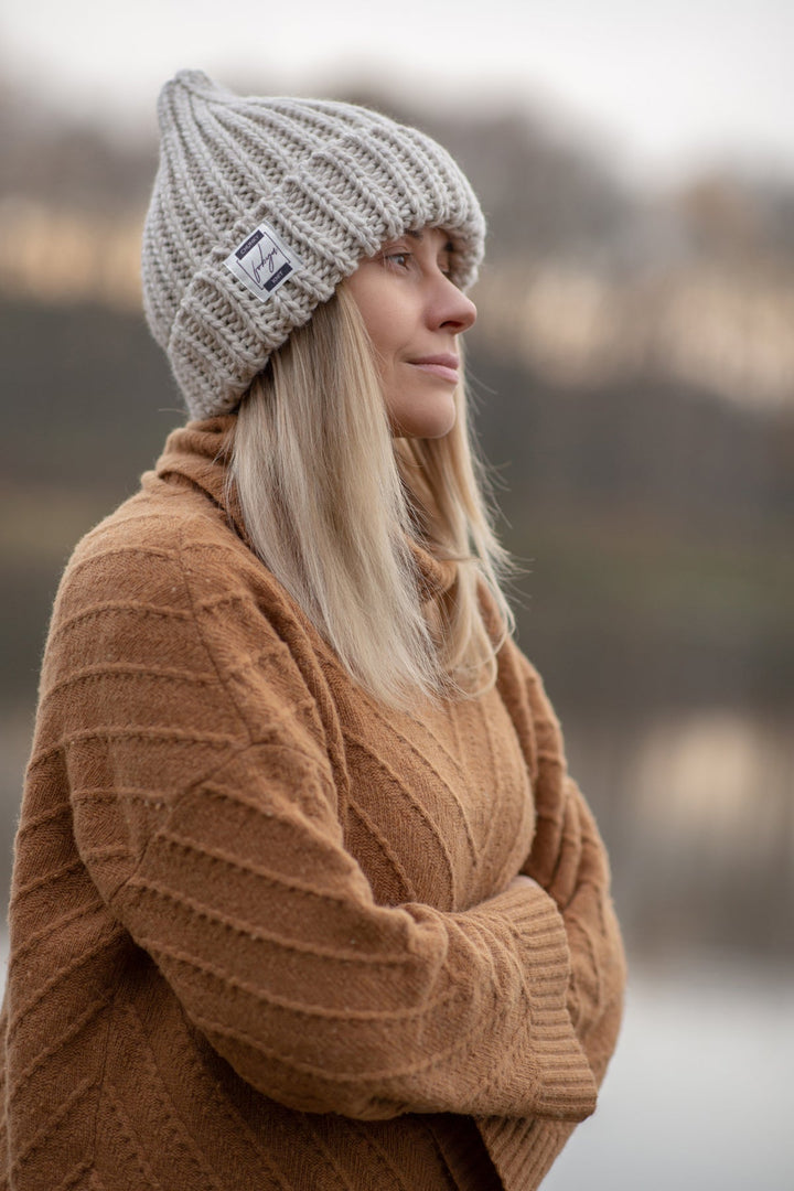 Chenka beige knit hat