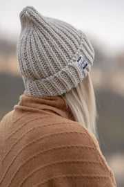 Beige chunky knit hat