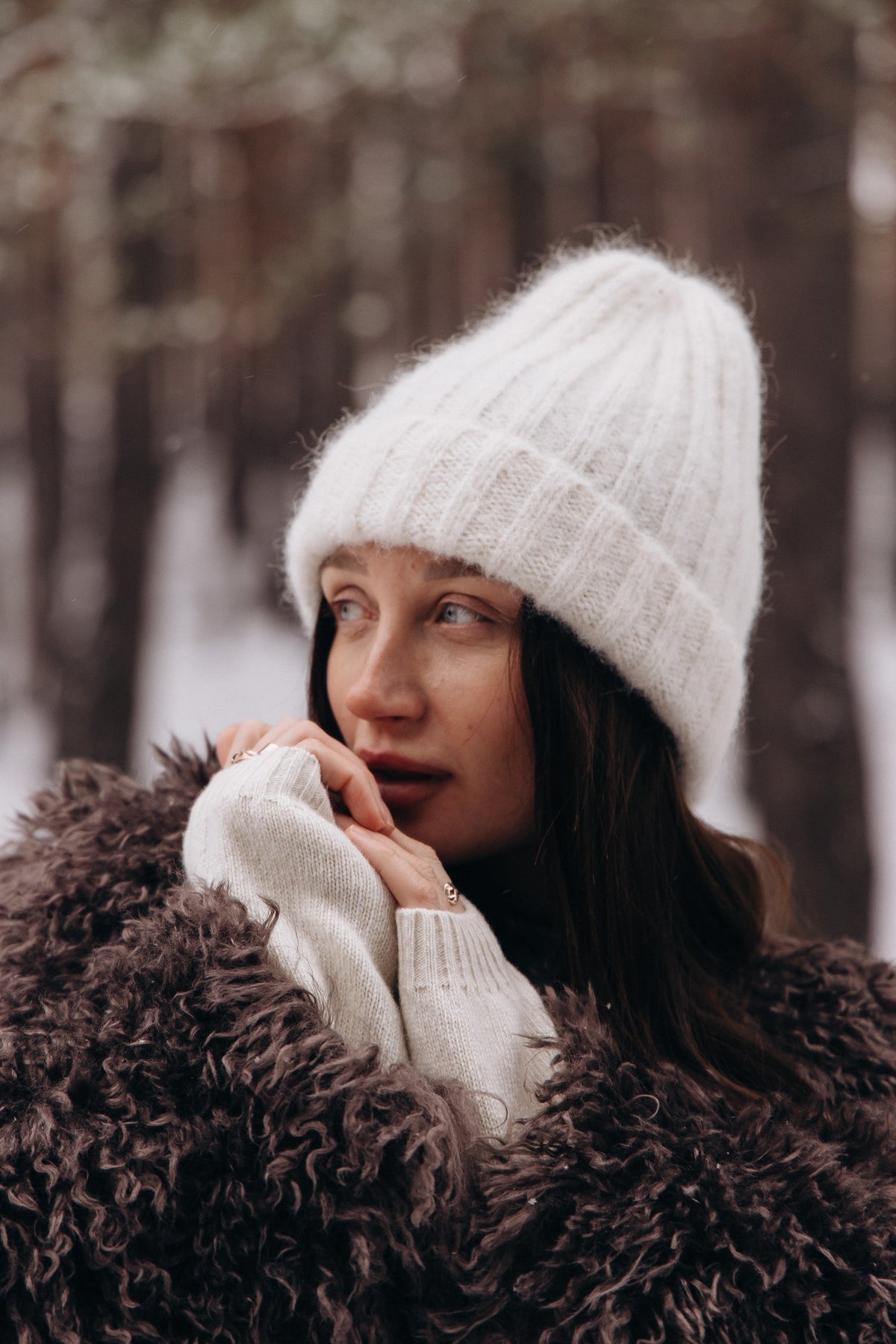 Snow Kiss ecru alpaca wool hat