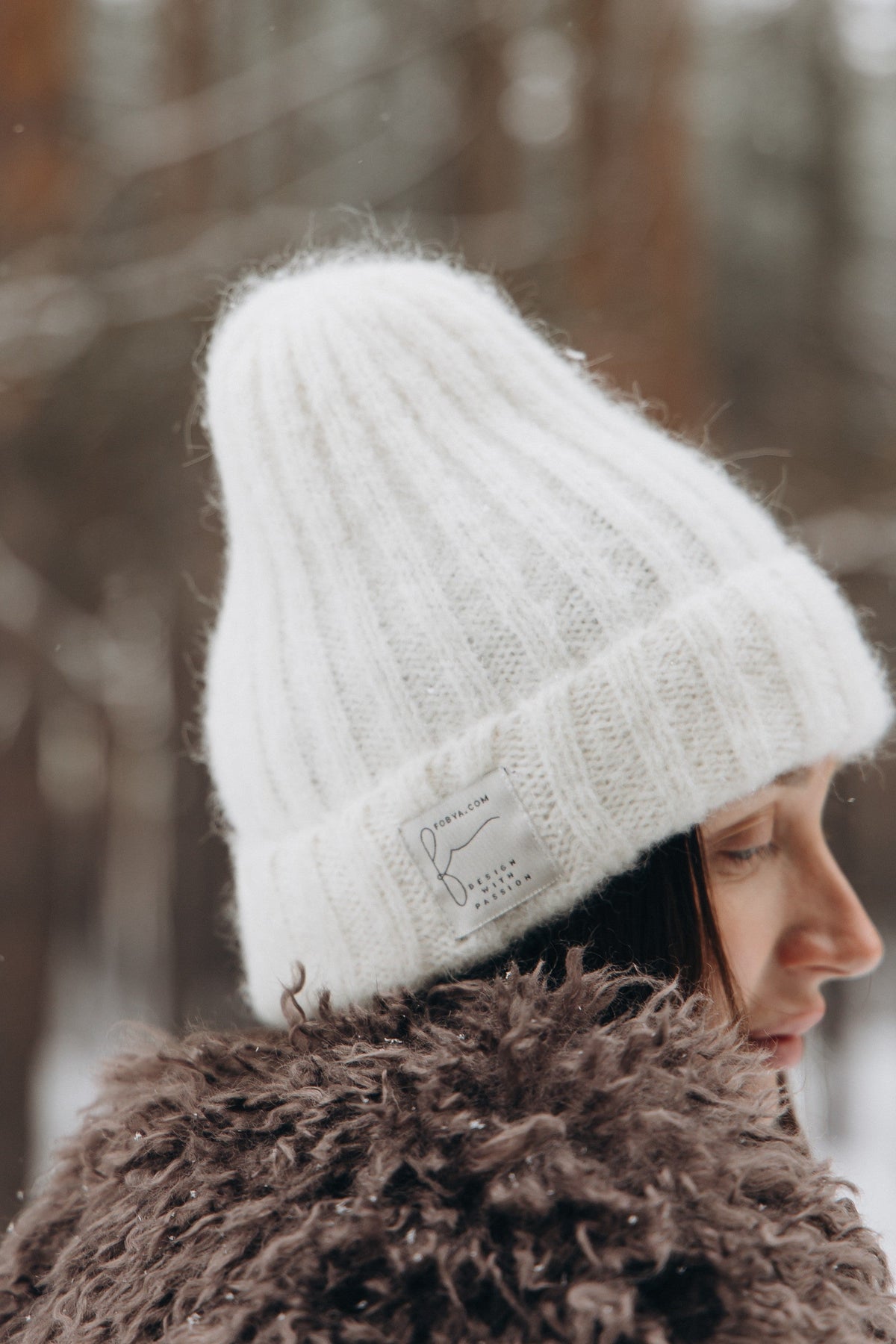 Snow Kiss ecru alpaca wool hat