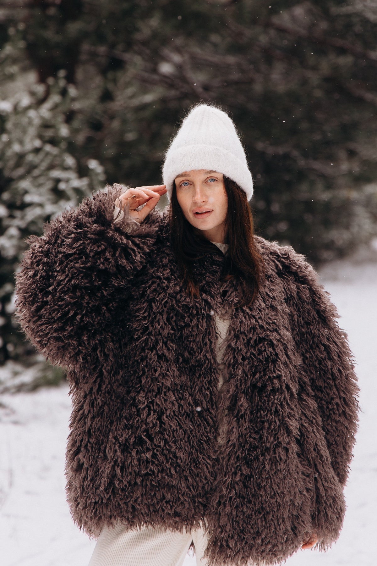 Snow Kiss ecru alpaca wool hat