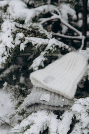 Snow Kiss ecru alpaca wool hat