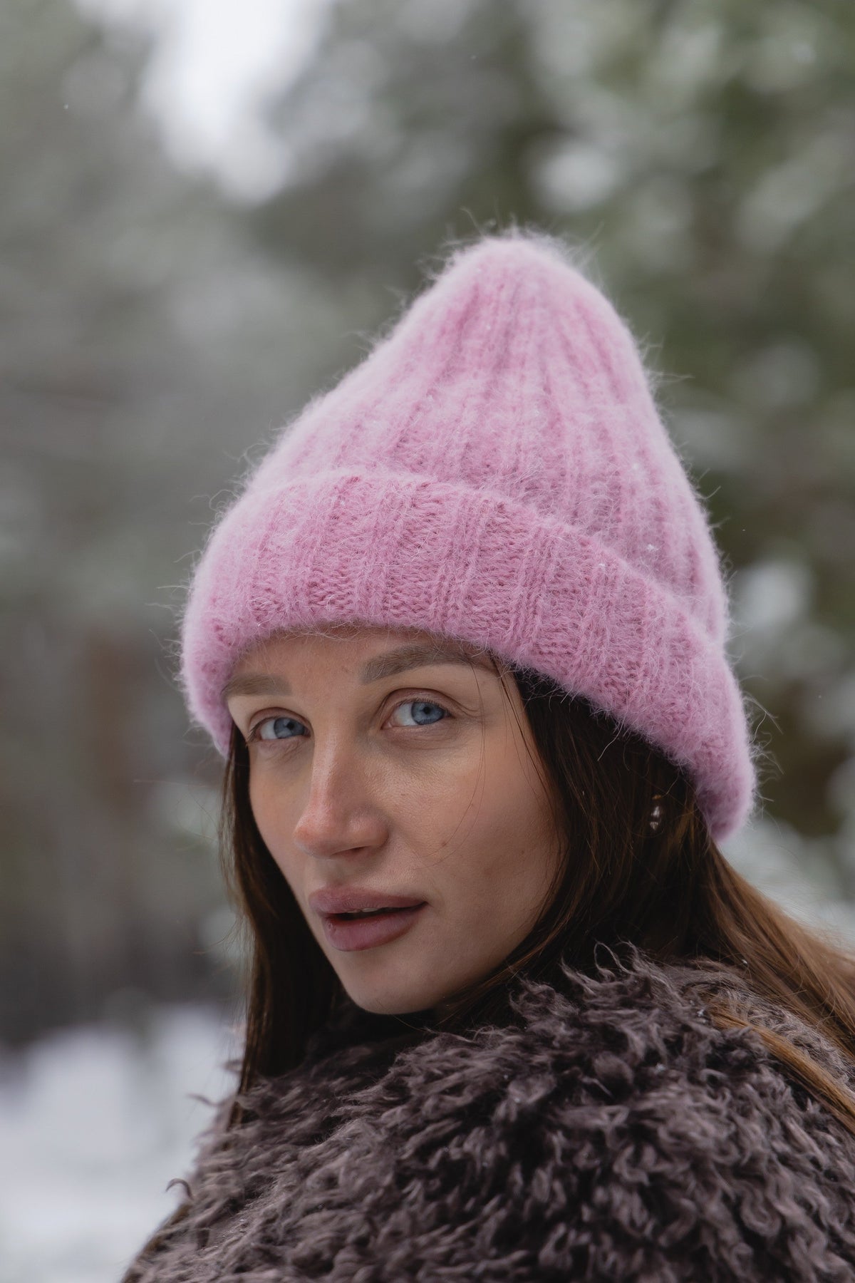 Czapka z wełny alpaki Snow Kiss różowy