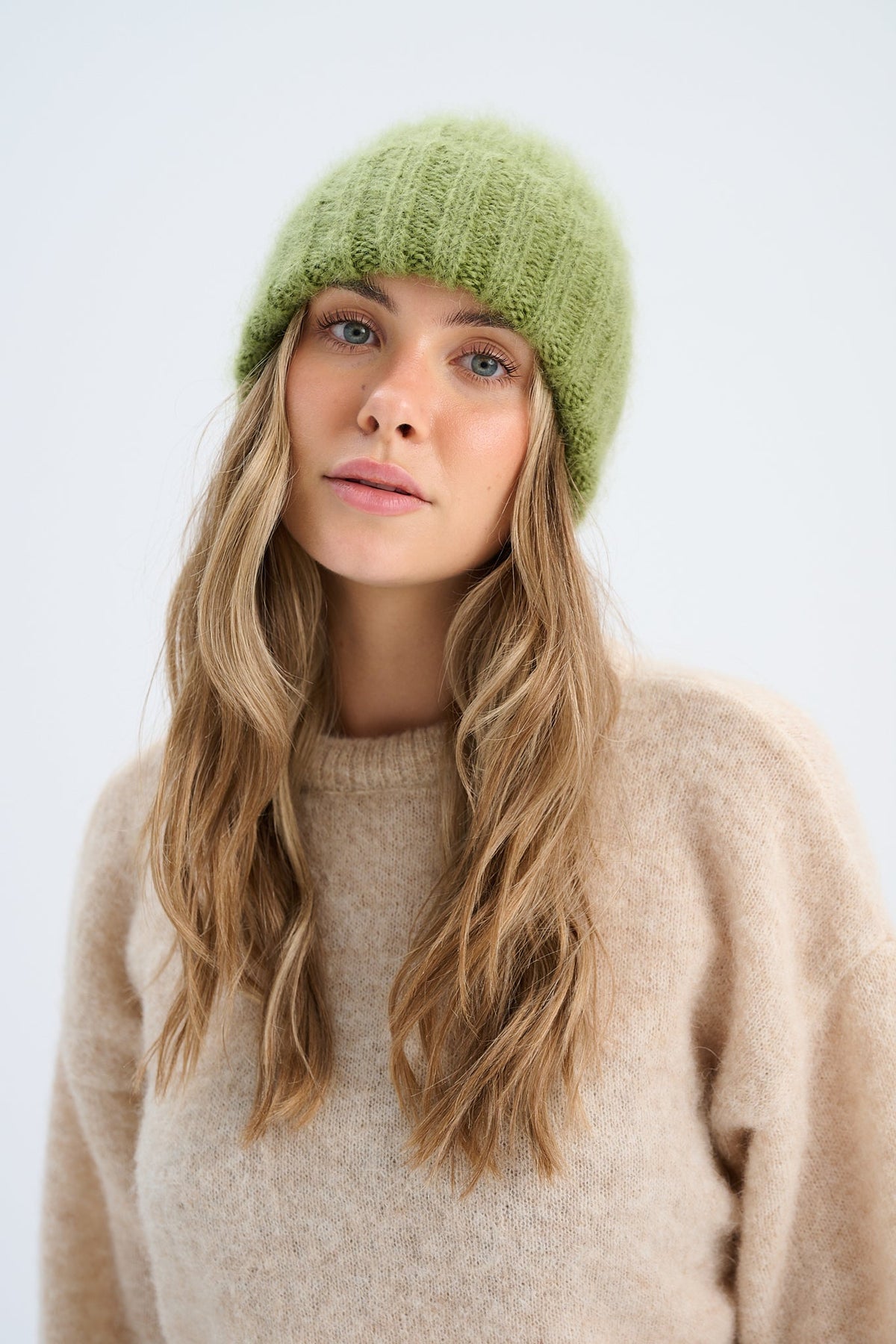 Snow Kiss red alpaca wool hat