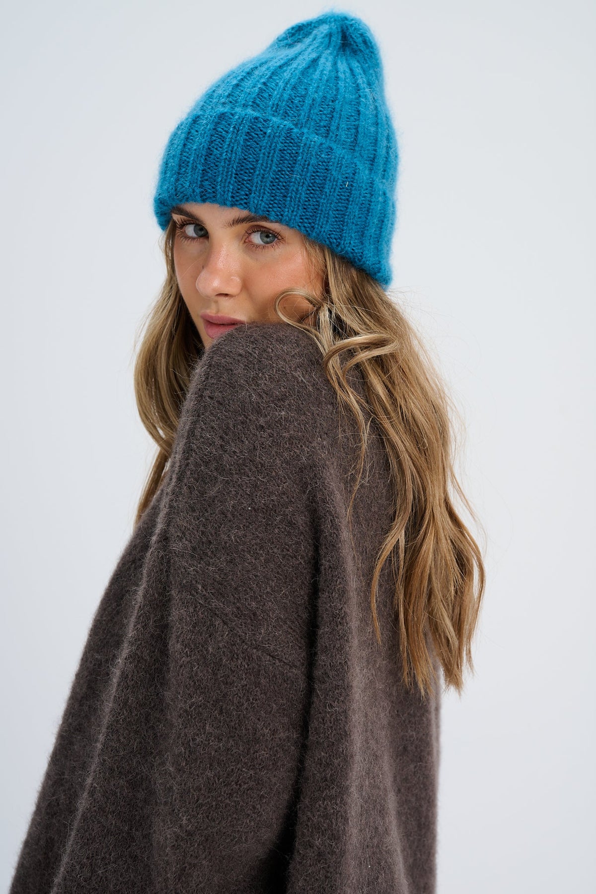 Snow Kiss red alpaca wool hat