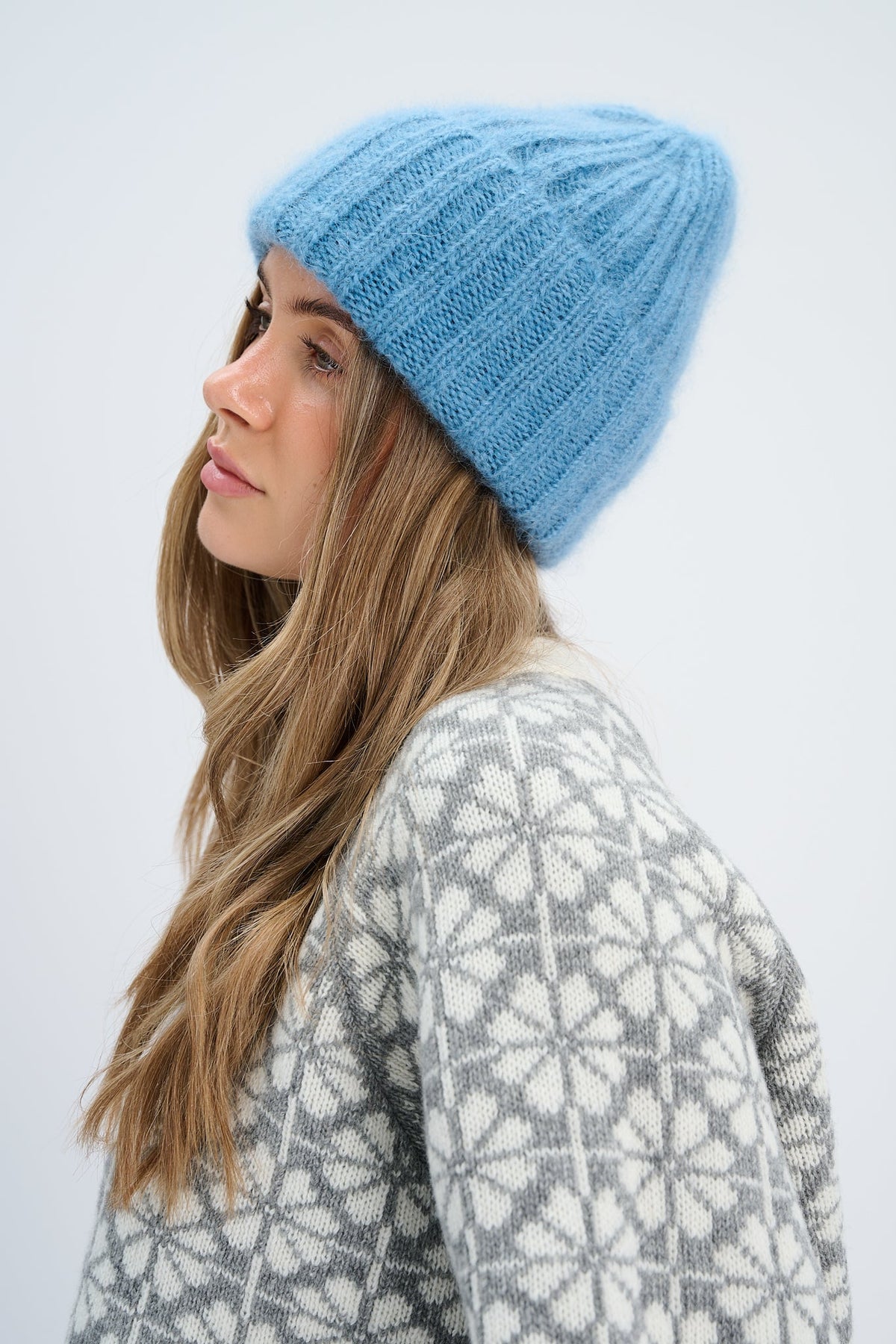 Snow Kiss red alpaca wool hat
