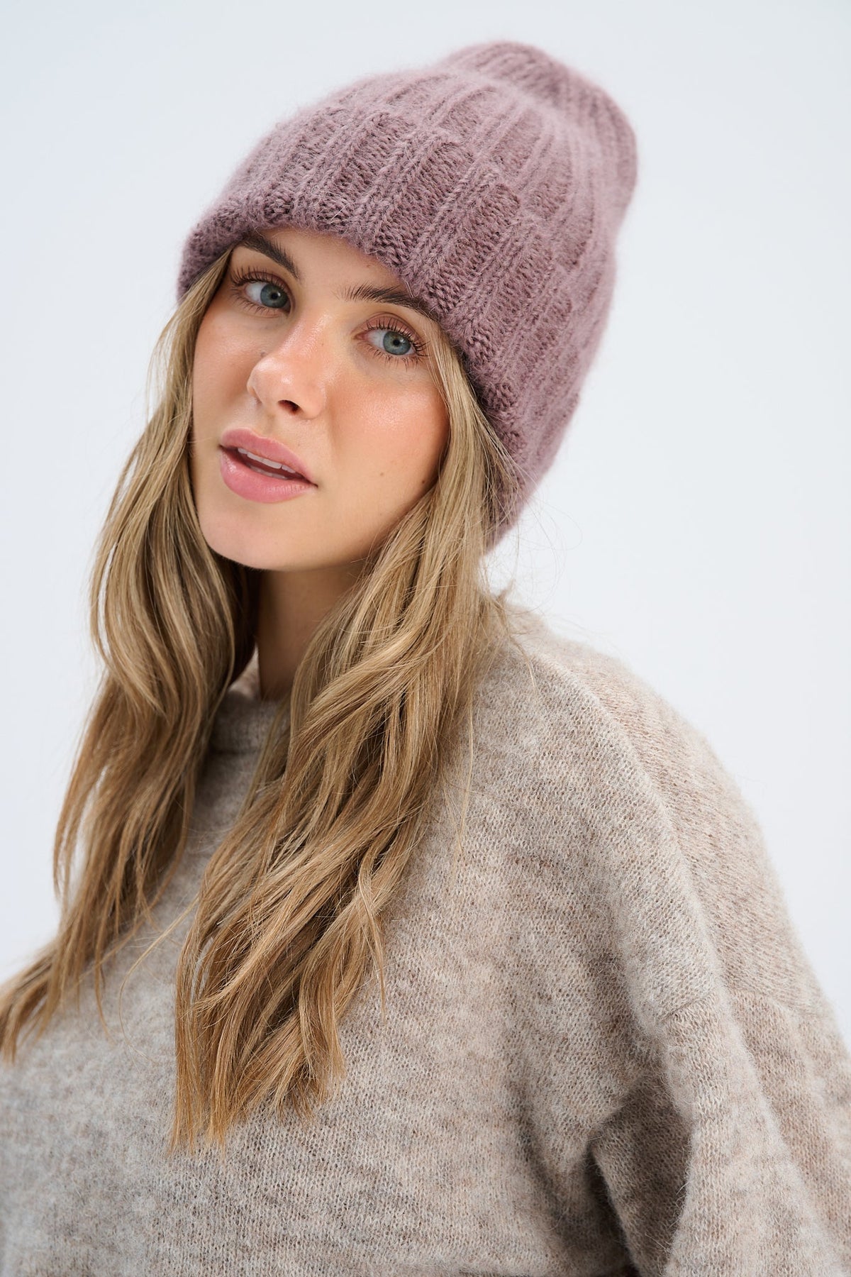 Super kid moher soft Halo latte wool cap