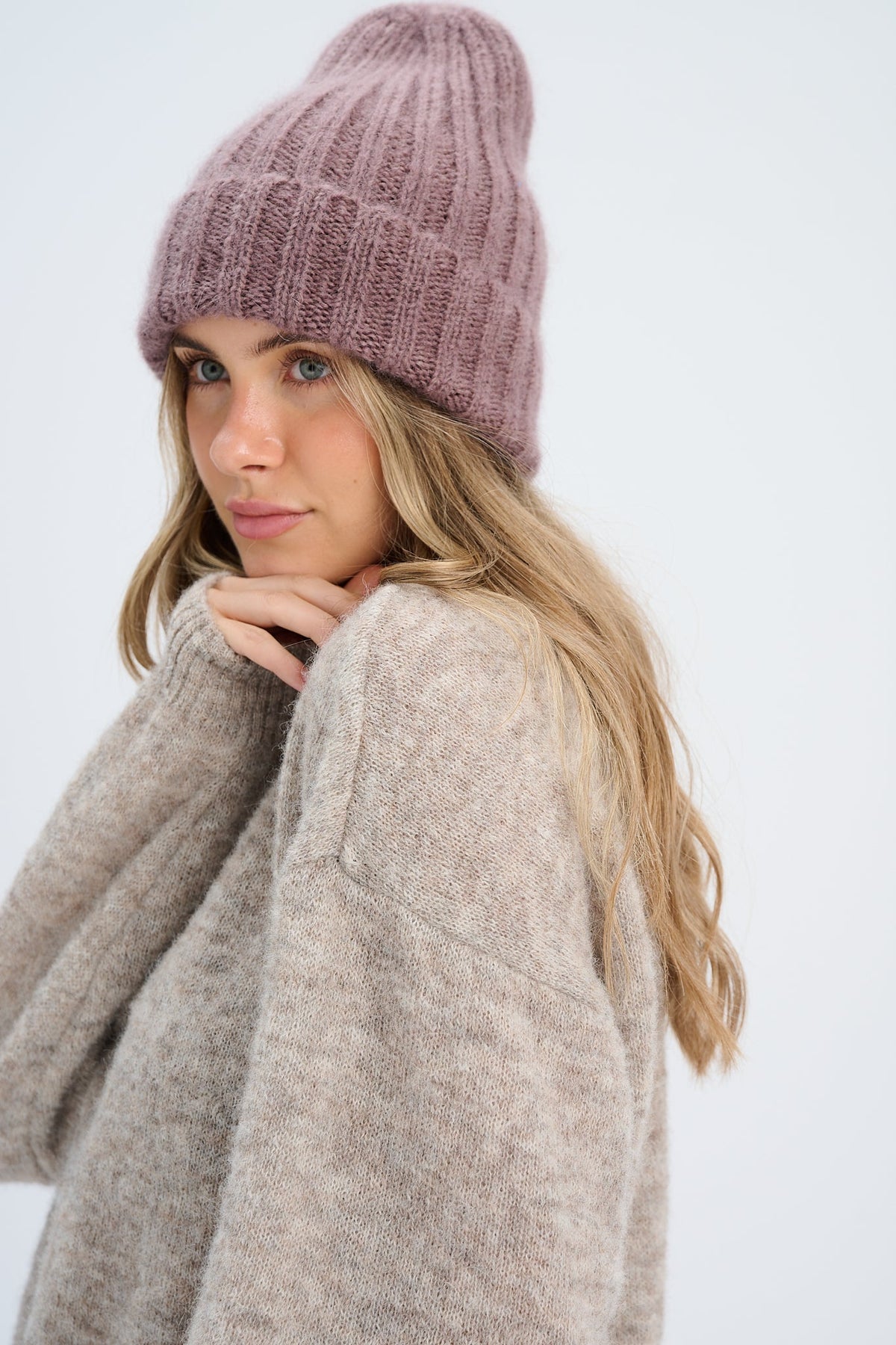Snow Kiss red alpaca wool hat