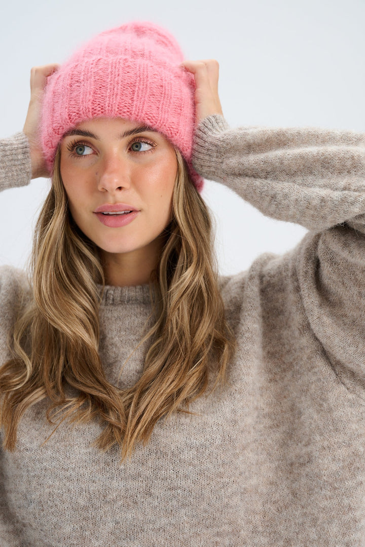 Snow Kiss red alpaca wool hat