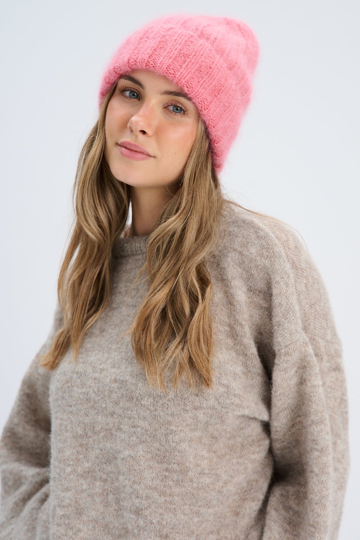 Snow Kiss red alpaca wool hat