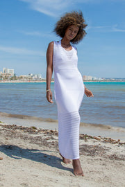 Long summer dress with a V-neck in white