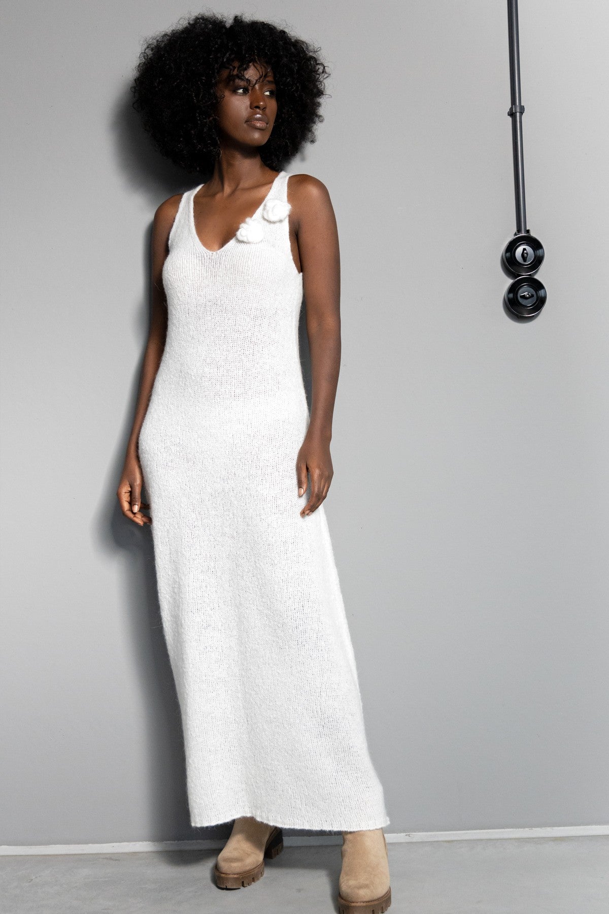 Long wool dress with ecru flower