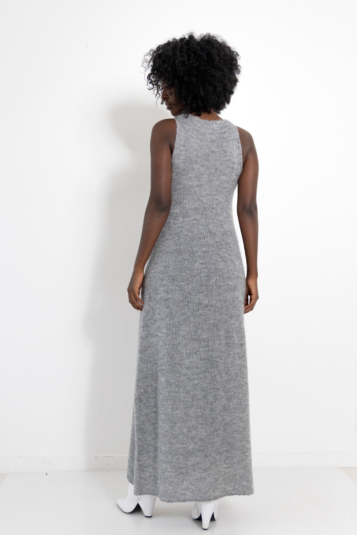 Long woolen dress with a gray flower