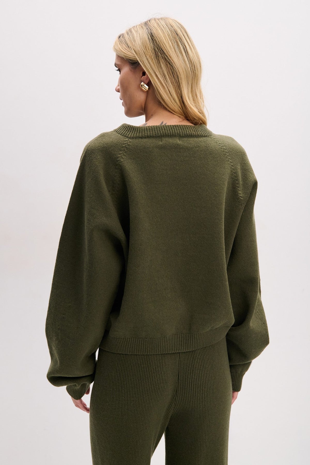 Long merino wool trousers olive