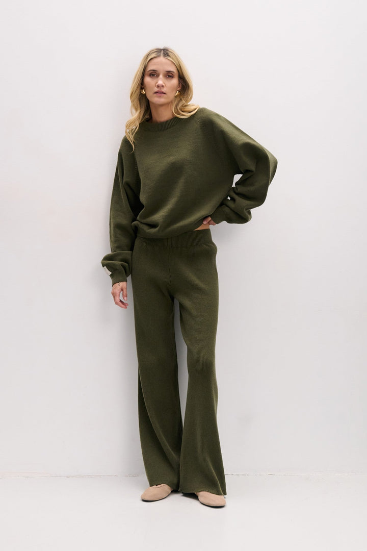 Long merino wool trousers olive