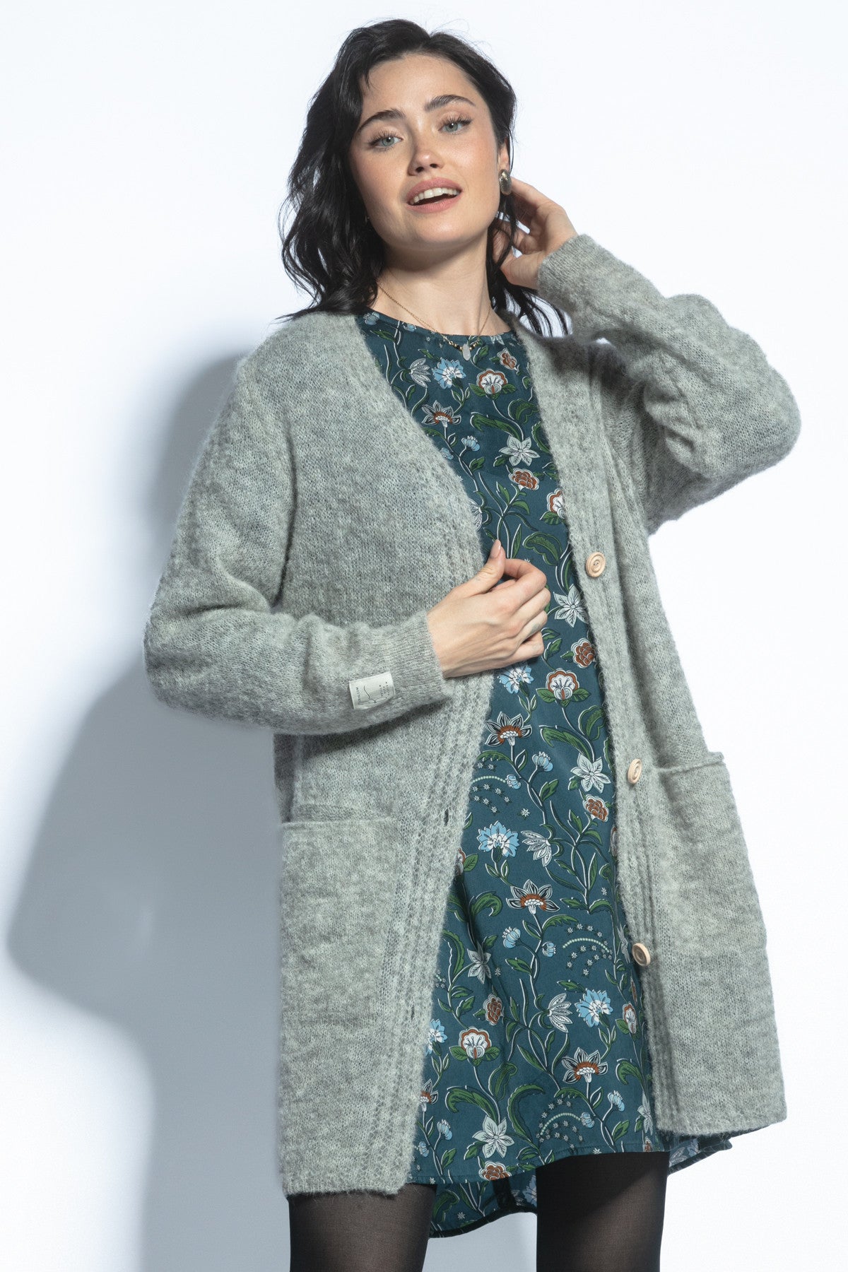 Elegant button-up cardigan made of undyed alpaca wool, gray