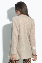 Elegant buttoned cardigan made of beige alpaca wool