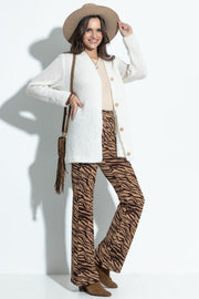Elegant buttoned ecru alpaca wool cardigan