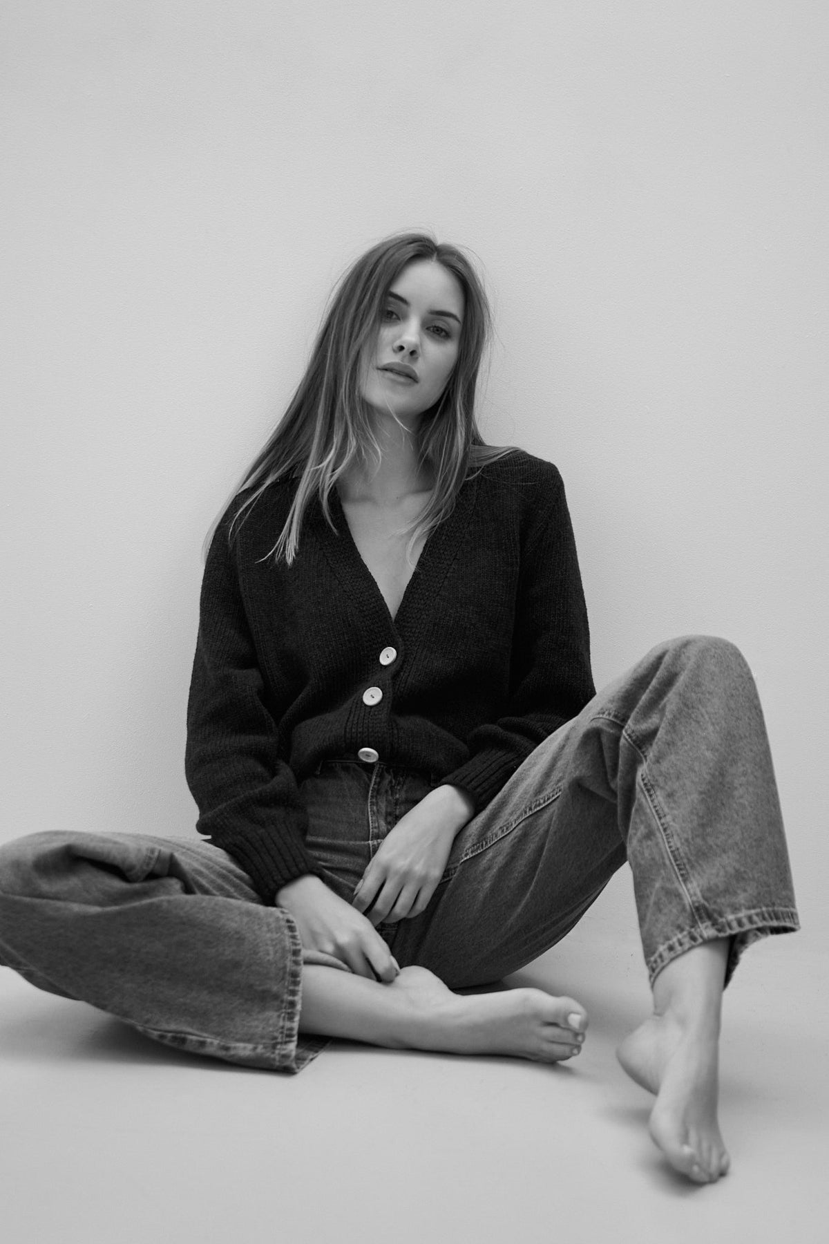 Navy blue buttoned merino wool cardigan