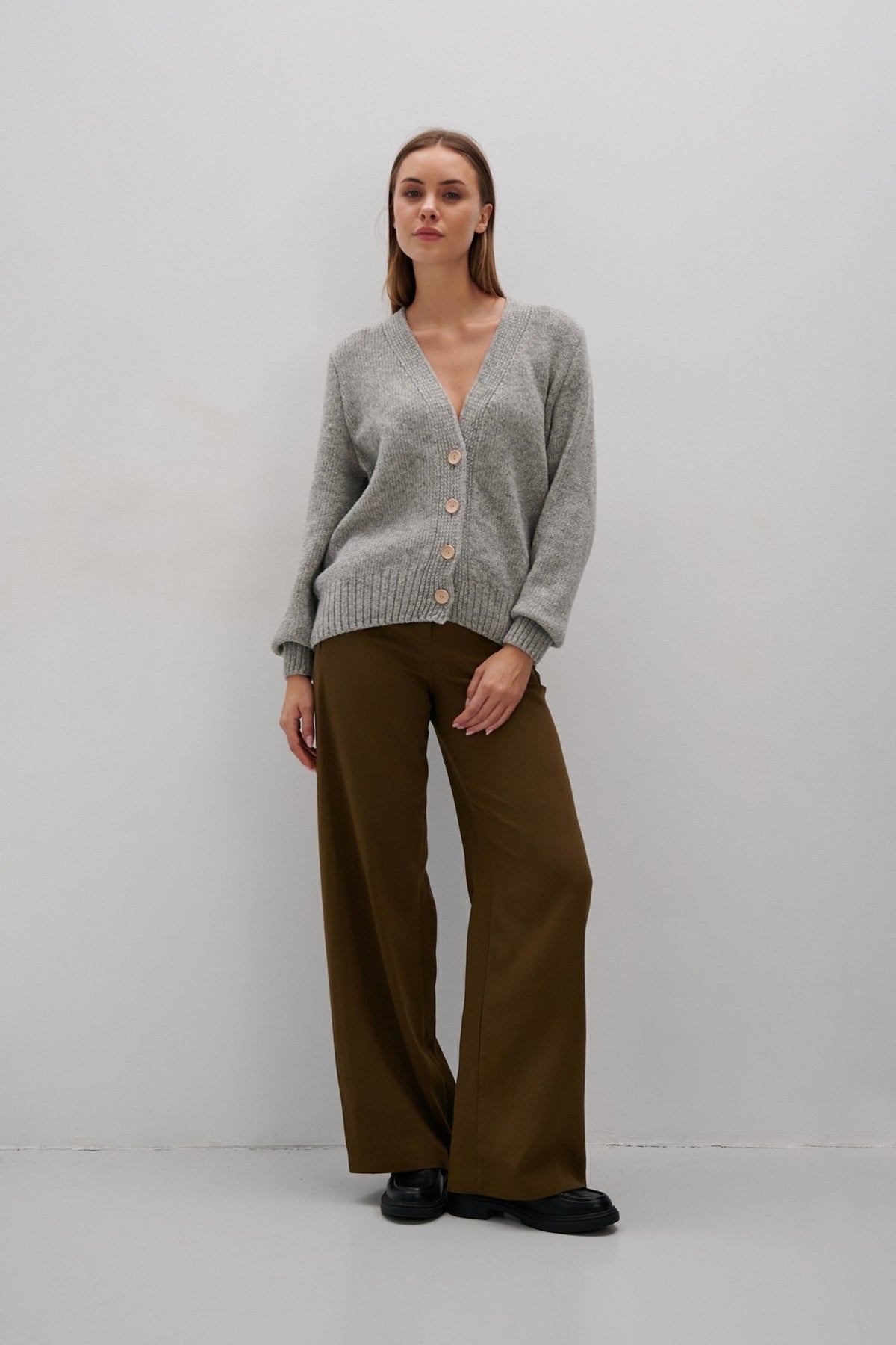 Gray buttoned merino wool cardigan