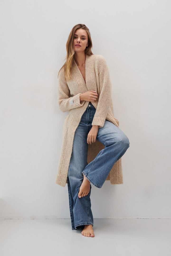 Classic Cardigan Dream Layer with uncolored alpaca wool and beige poppy cotton