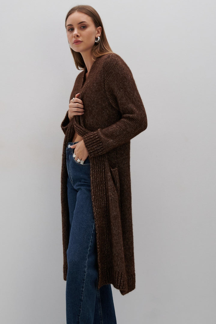 Classic Cardigan Dream Layer with uncolored alpaca wool and mako brown cotton