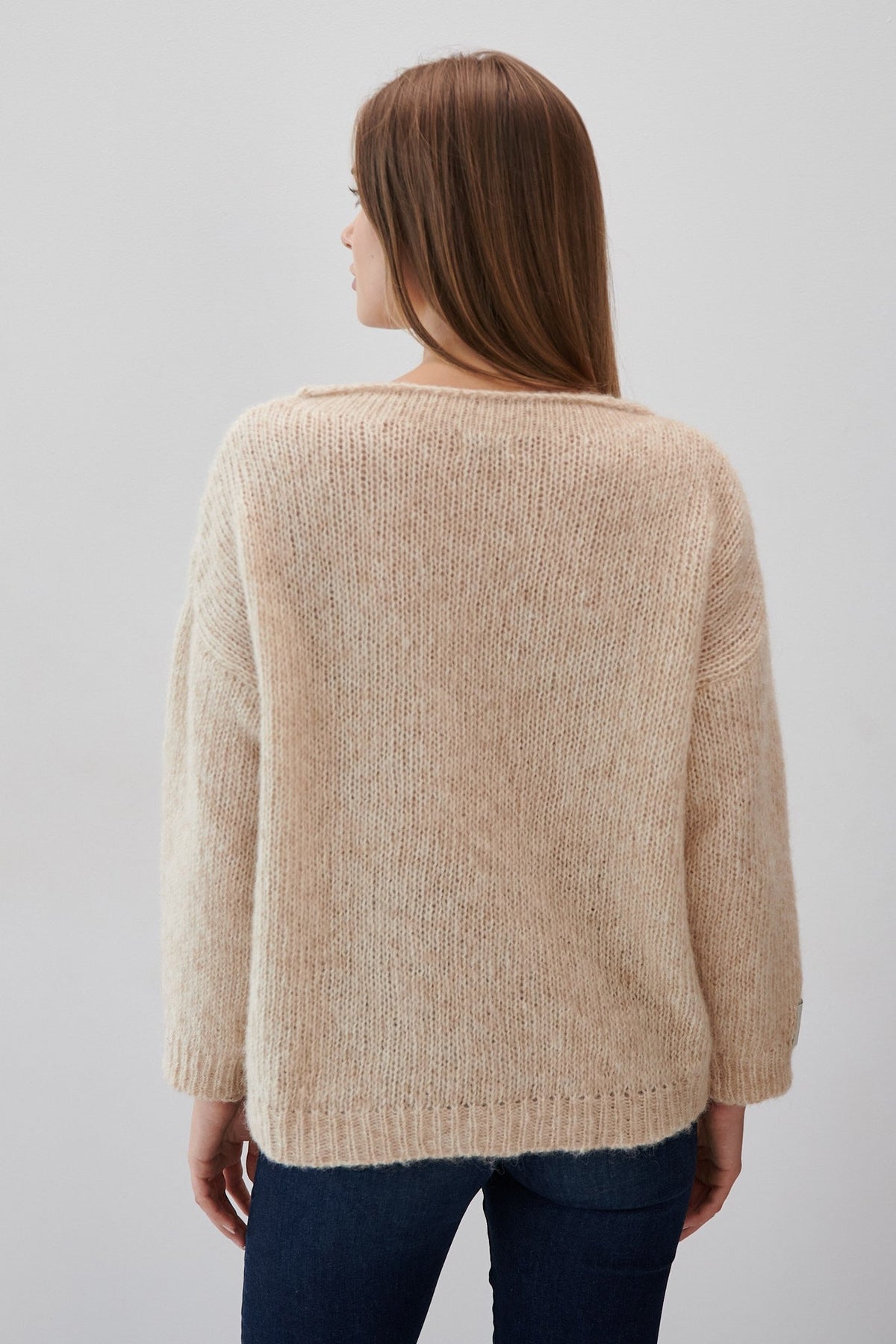 Klasyczny sweter z niefarbowanej wełny alpaki I bawełny mako soft blend beżowy