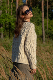Classic buttoned cardigan with aran weave, beige