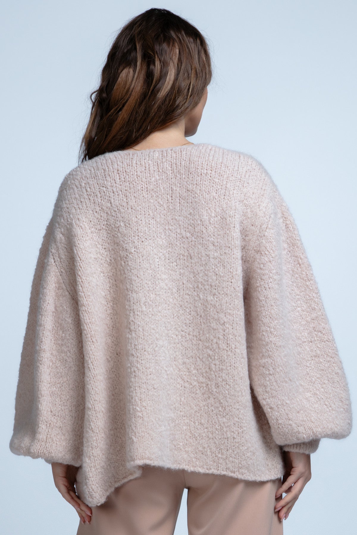 Short cardigan with pockets made of virgin wool, beige