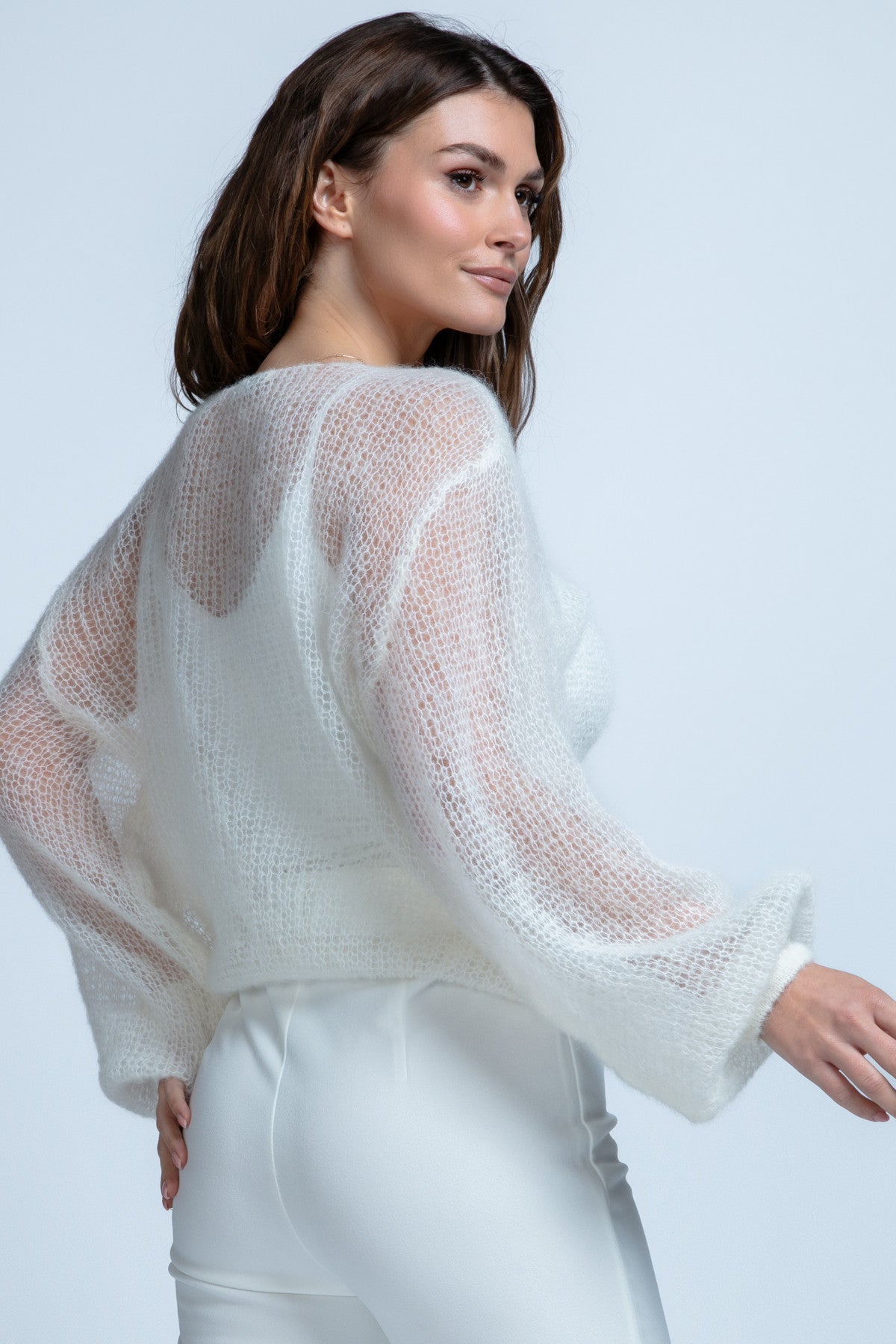 Lightweight ecru alpaca wool V-neck sweater