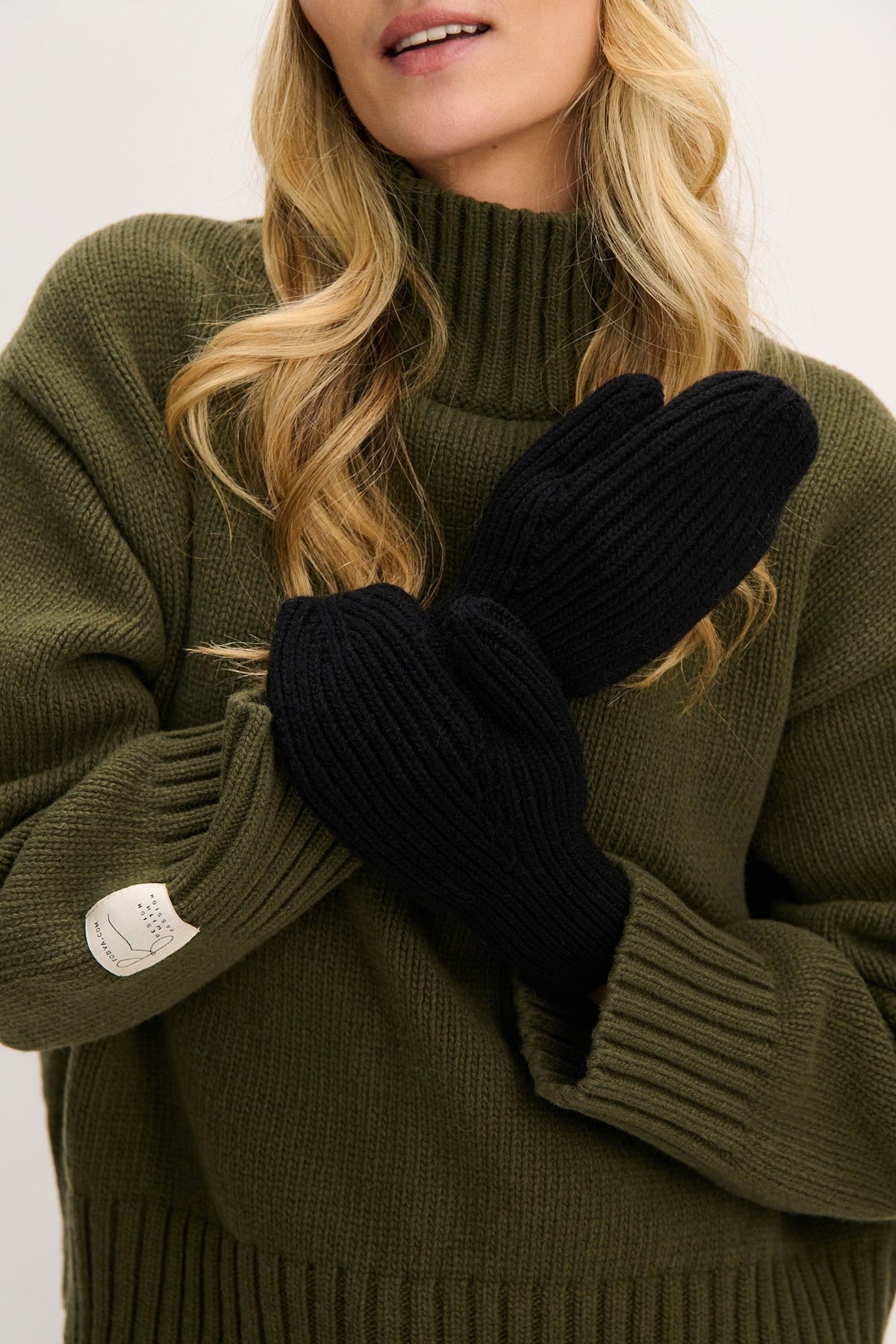 Black merino wool gloves